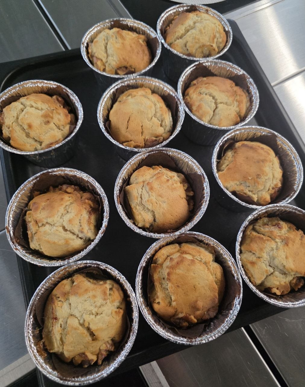 완성된 바나나 호두 머핀